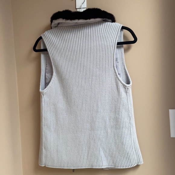 JONES New York Faux Fur Collar Vest NWOT - Picture 6 of 7